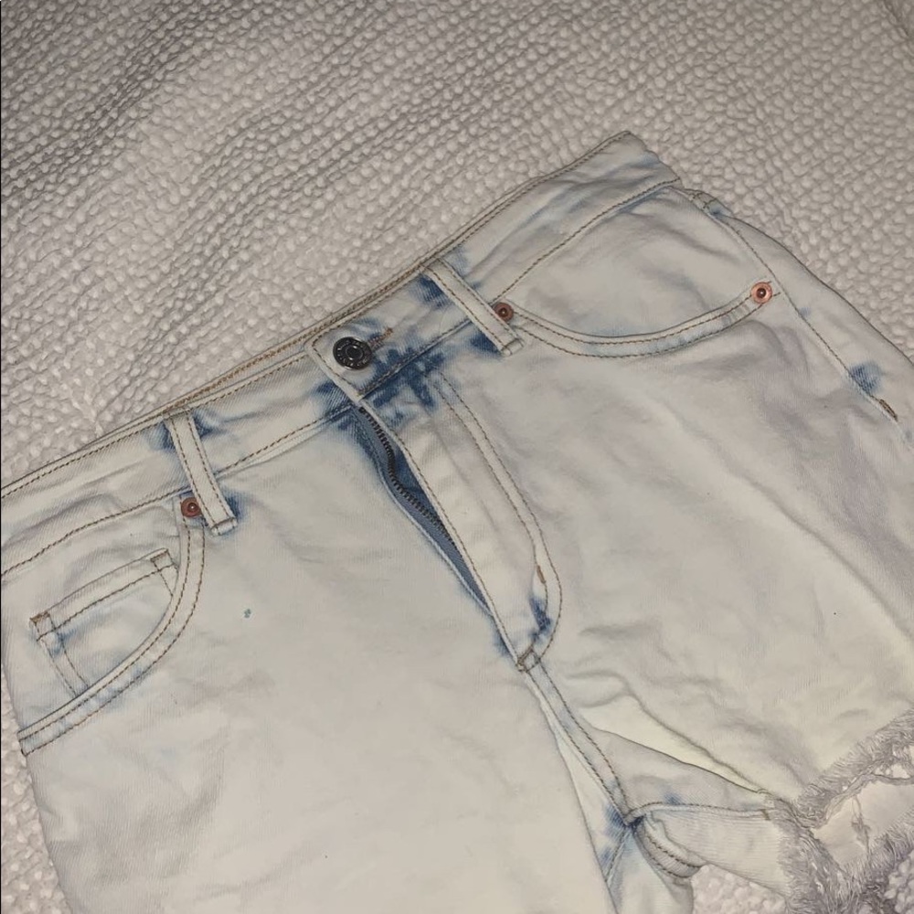 light wash jean shorts
